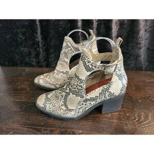 Mia Edin Snakeprint Ankle Bootie/Sz. 6.5 EUC